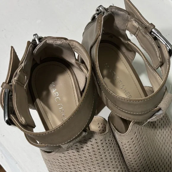 Marc Fisher Gabor Women's Tan Suede Sandals w/ Block Heel-size 6.5 - Picture 5 of 9